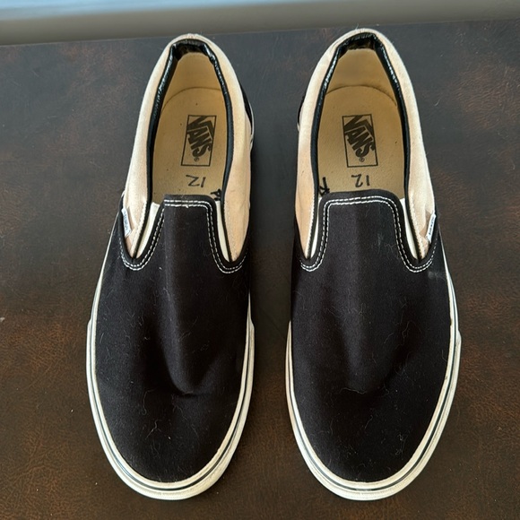 WORN ONCE ONLY - Vans - slip-ons - worn once only in a film shoot - excellent - Picture 3 of 11